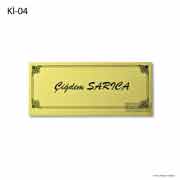 Kİ-04 Desen ve Yazılar Siyah, Zemin Altın Sarısı Alüminyum, 15x6cm. Kapı İsimliği