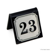 MN-07 Köşeleri desenli dijital baskılı metal rakam plakalı pleksi masa numarası